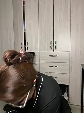 Pretty__Milf webcam