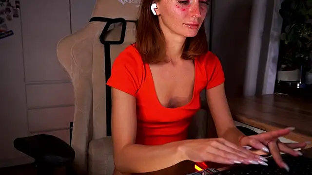 Liuba_Fox webcam