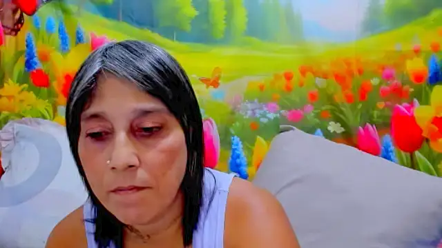 indianroxy webcam