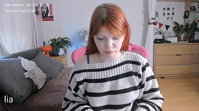lil_lia (F young) - rub pussy