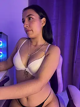 megaan_11 - Megaan_11's free webcam - UK Sex Cams