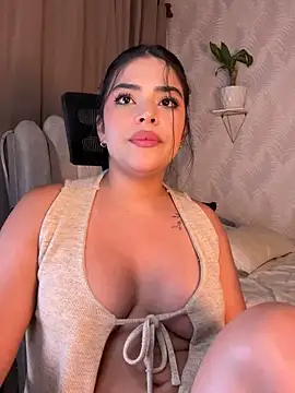 Sara-Evans webcam