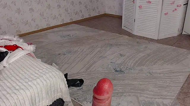 sofiaa_here (F teen) - 2 fingers in pussy