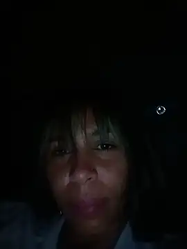 kiki_milu (F young) - Boobs flash + control total 1 min