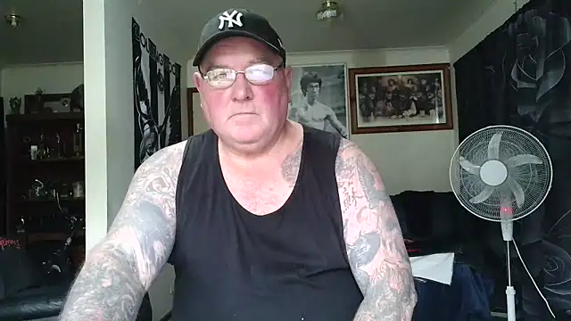KINKYBLUEYES69 webcam