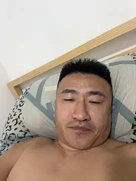 Cunzhangshibage0... Live Webcam on Stripchat