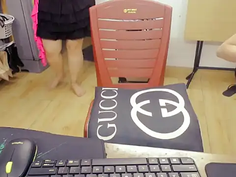 Maia_9999 webcam