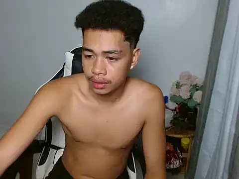curlyasian_njxx webcam