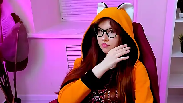 CarolGiggly webcam