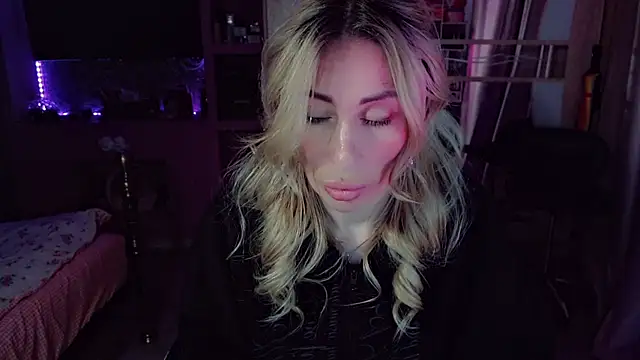 AnnieGOld_ webcam