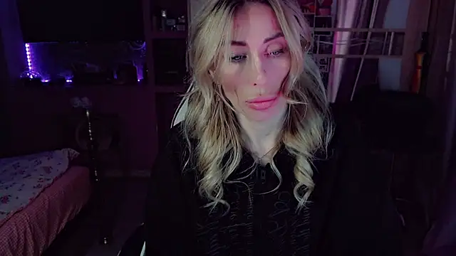 AnnieGOld_ webcam
