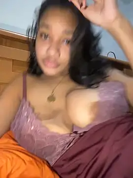 hillarymoreninha webcam