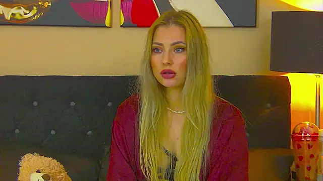 MisshaNight webcam