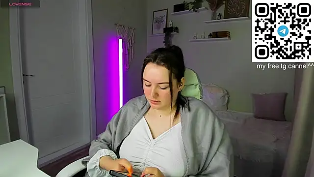 Laura_CollinsS webcam