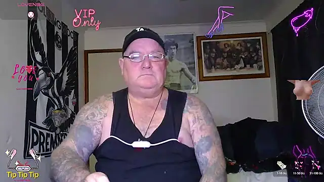 KINKYBLUEYES69 webcam