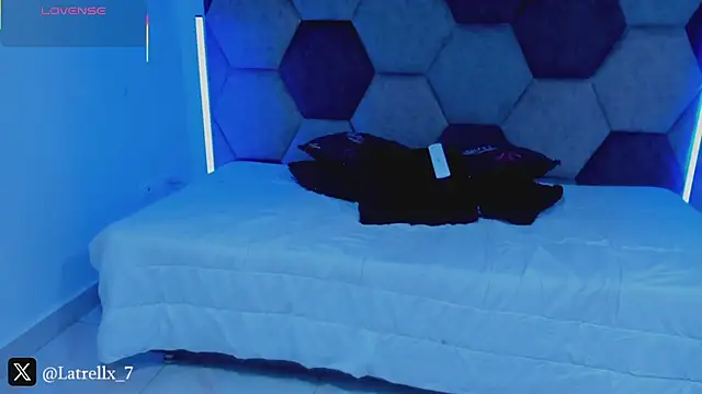 Latrellx7 live sex cam