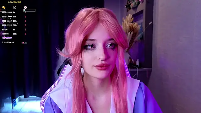 hisoka_akerley (F young) - Flash Boobs