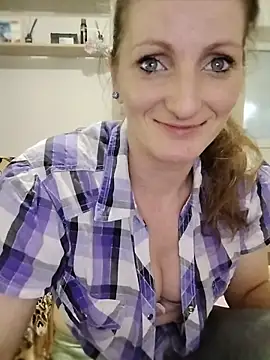 CrazyMaya39 webcam