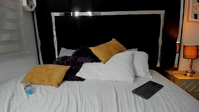 Tiana_moon webcam