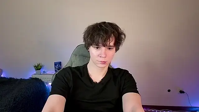 anthonycuutie (Ask my age) - get naked
