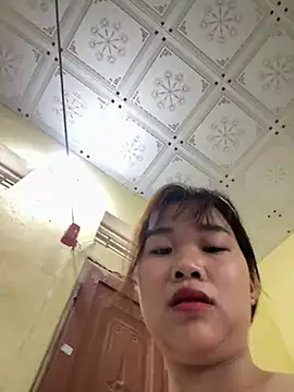 lili_019 (F young) - Show feet
