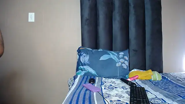 sexyadel12 (Ask my age) - play with titts