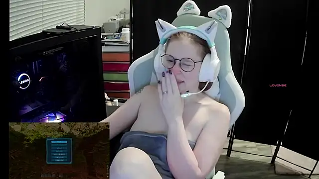 LilyFoxxx webcam