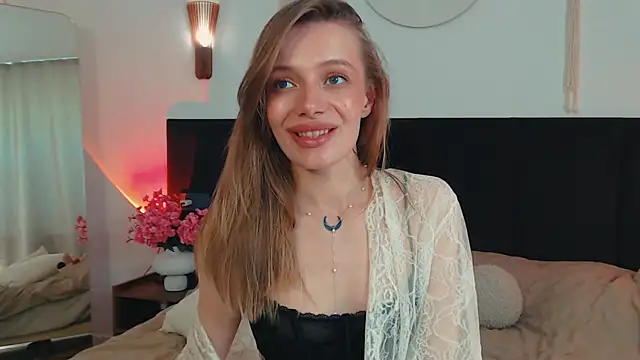 LunaticaBae webcam
