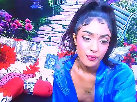 IndianPretty14u2Luv webcam