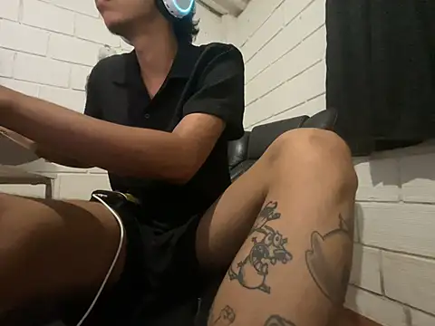 Max_TheHorseDick live cam