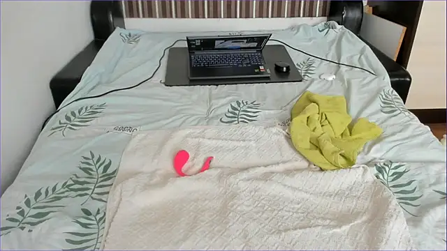 sweet-tinqerbell webcam