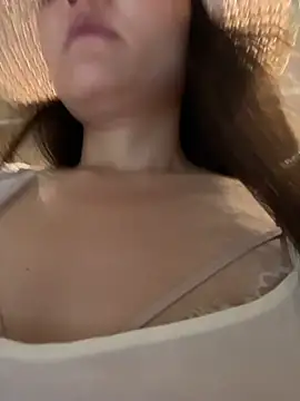 xiaochengzi505 (F milf) - 上身真空到下播