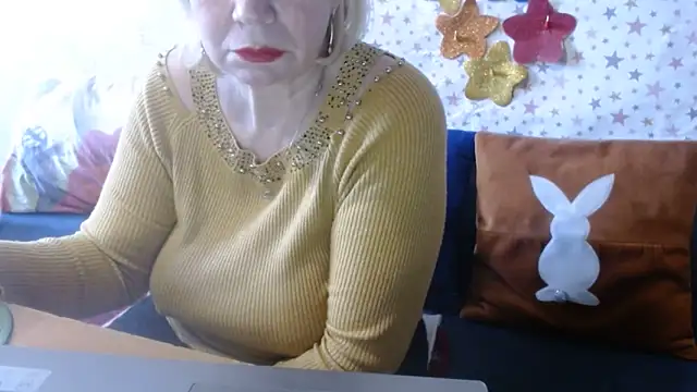 QueenLana webcam