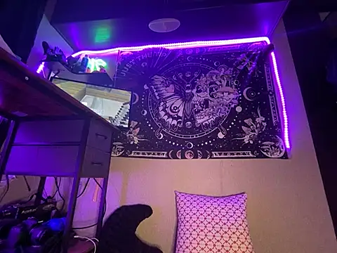Lilactease webcam