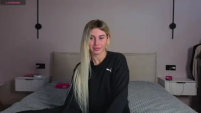 Whiteflower_xo webcam