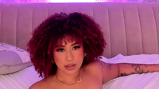 Nikki_Rousmel webcam