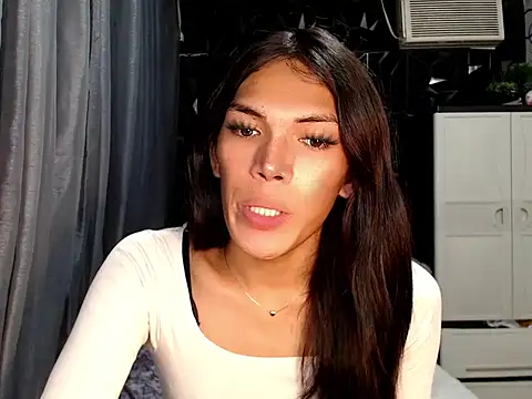 GORGEOUS_CARMEE webcam
