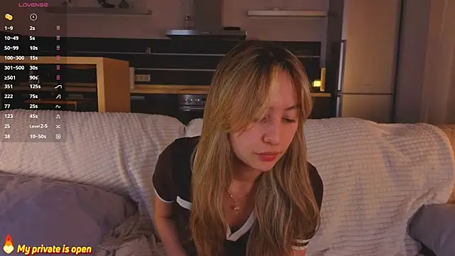 antonelaameli (F teen) - Flash boobs