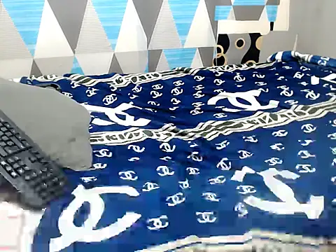 Trish_CurveCock webcam