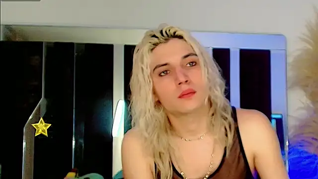 honey_skin webcam