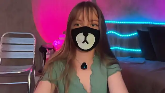 Your_Little_Bear webcam