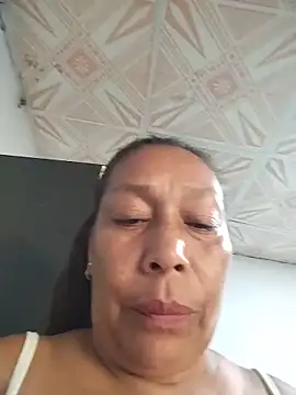 Ruby-Hot-Milf webcam