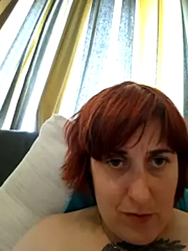 Tiara_XOX webcam