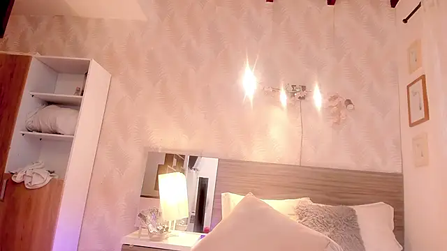Isisjames webcam