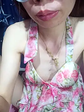 __Mai-love19__ webcam