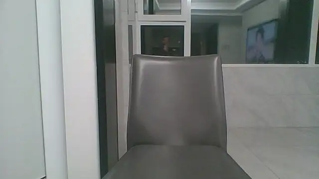 nole_china7 (Ask my age) - talk / fun / cum