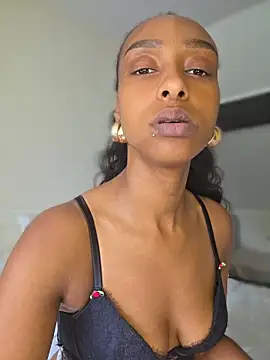 Hazel_Dollxx webcam
