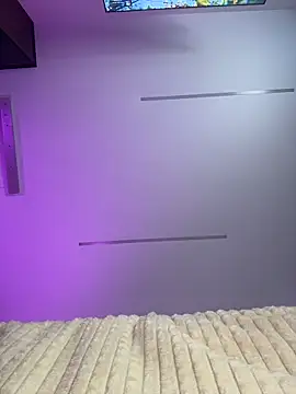 HugeBoobsAlice live now