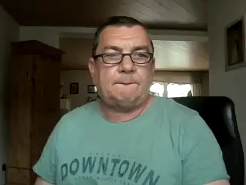 Nobbie444 live now