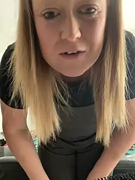 Curvyliciouslynz webcam